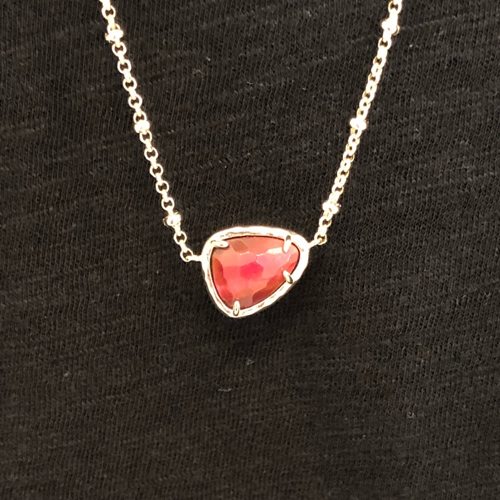 NWT Kendra Scott Arleen Pendant Necklace Bordeaux Tiger’s Eye Gold Tone - Picture 3 of 13